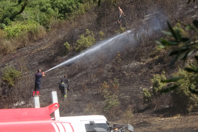 Yalova İtfaiyesi Karamürsel’deki Yangına Müdahale Etti