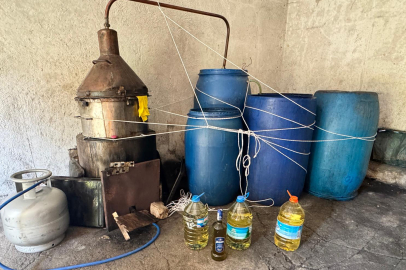 Yalova'da Kaçak Alkol Operasyonu