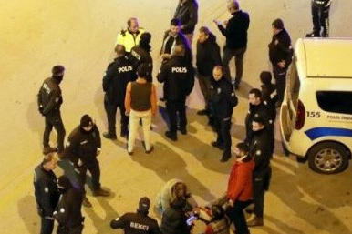 Altınova’da İki Grup Arasında Kavga: 2 Yaralı