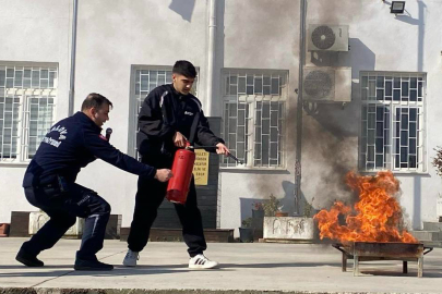 Öğrenciler Alevlerle Mücadeleyi Öğrendiler