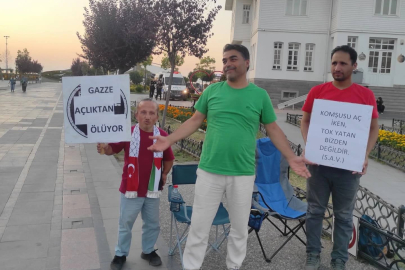 Filistin’deki Vahşeti Tek Başına Protesto Ediyor