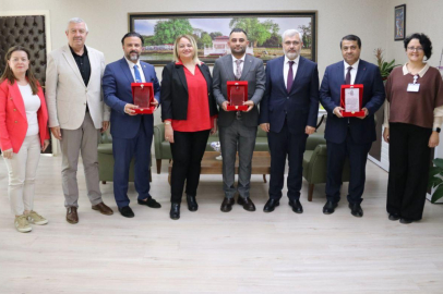 100 Ünite Kan Bağışında Bulunan Okullara Ödül