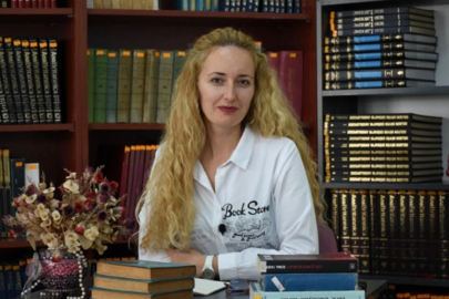 Genç Öğretmen Kalbine Yenik Düştü