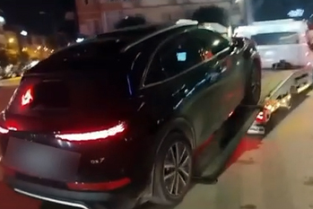 Çakarlı Araç Trafikten Men Edildi