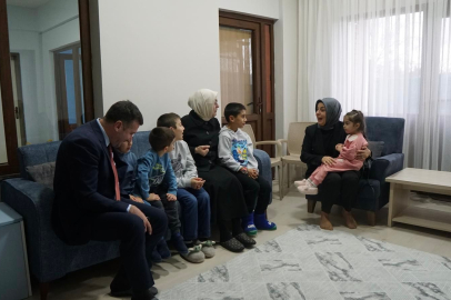 Akyol Ve Güçlü Çocukları Oyuncaklarla Sevindirdi