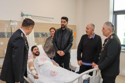 Jandarma Genel Komutanı Yaralı Polisleri Ziyaret Etti