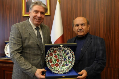 Yalova Üniversitesi’nin Çınarı Emekliye Ayrıldı