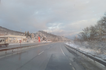 Süpürgelik Karla Kaplandı