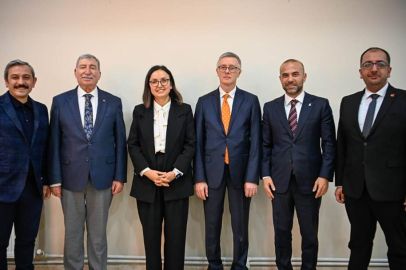 Vali Kaya Parti Başkanları, Belediye Başkanları Ve Basına Veda Etti