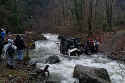 Teşvikiye’de Mahsur Kalan Trekking Grubu İş Makinesiyle Kurtarıldı