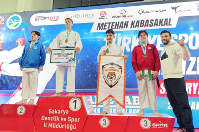 Çiftlikköy Karatecileri Yıldızlar Ligi’ne Damga Vurdu