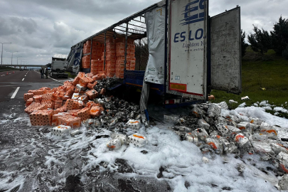 Kağıt Yüklü Tır Yandı