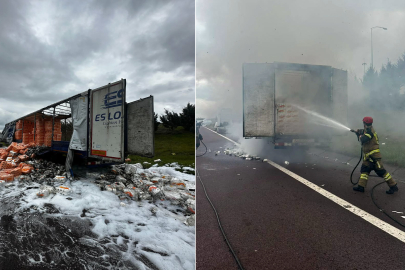 Kağıt Yüklü Tir Yandi