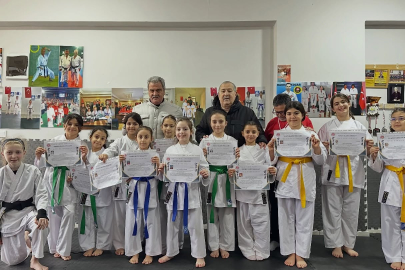 Kuşak Diplomalarını Nurten Dağıttı