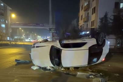 Kontrolden Çıkan Otomobil Takla Attı