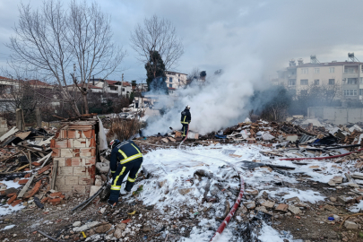 Yangın Az Daha Barakalara Sıçrayacaktı