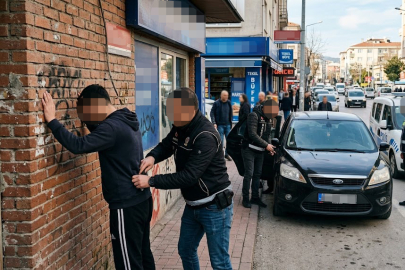 Uyuşturucu Sevkiyatına Polis Engeli