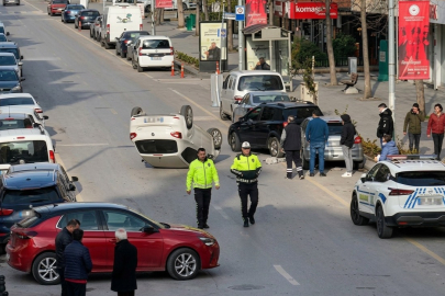 Kontrolden Çıkan Araç Takla Attı