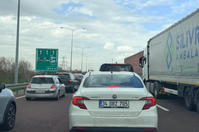 Yüksek Gerilim Hattı Koptu Köprüde Trafik Tıkandı