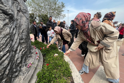 Saldırılarda Ölenler İçin Gıyabi Cenaze Namazı Kılındı