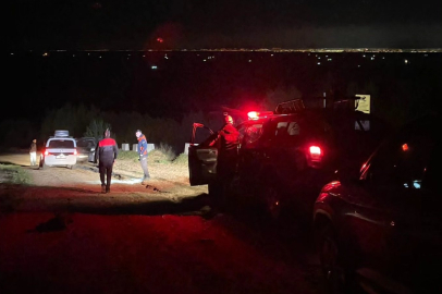 Dağda Mahsur Kalan Aileyi Ekipler Kurtardı