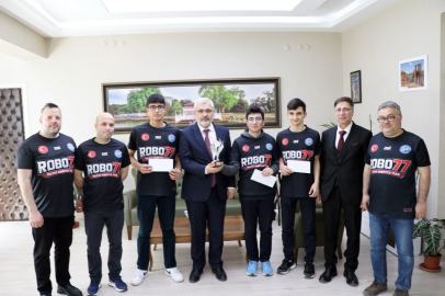 Yunanistan’dan Dünya 2’nciliği İle Döndüler