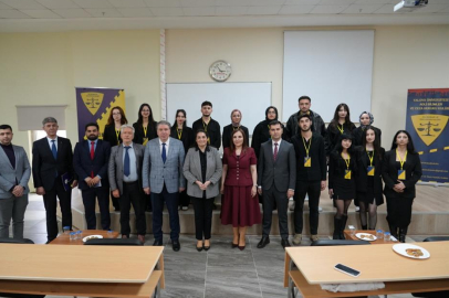 Üniversiteli Gençlere "Yasa Dışı Bahis Ve Iban" Uyarısı