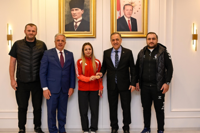 Vali Usta Tuba Demir’i Makamında Ağırladı