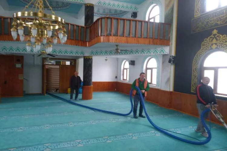 Altınova’da Camiler Ramazan’a Hazır