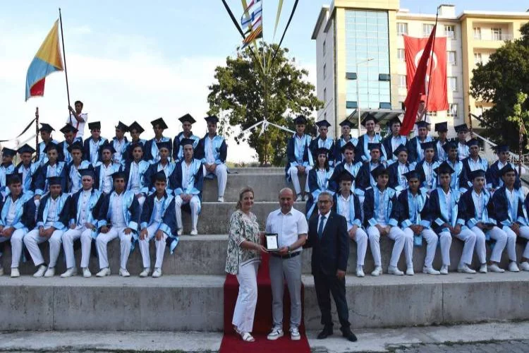 Altınova Denizcilik Lisesi’nde Mezuniyet Coşkusu