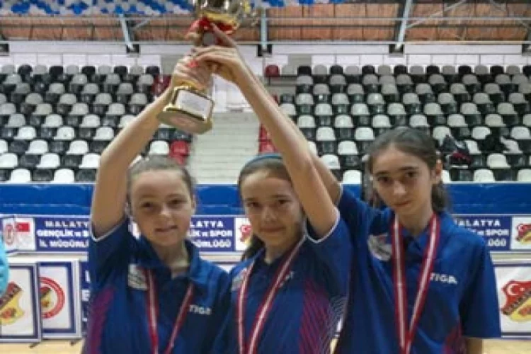 Bahçeşehir Koleji’nin Raketleri Türkiye Şampiyonu Oldu