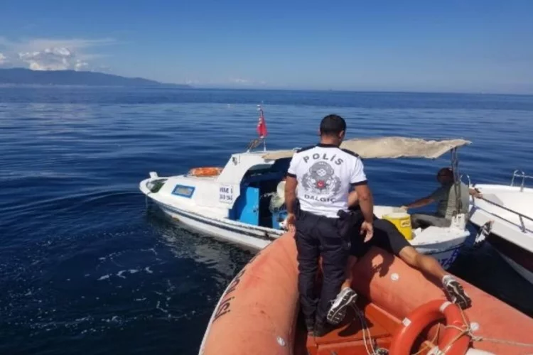 Deniz Polisi Denize Düşen 2 Kişiyi Kurtardı