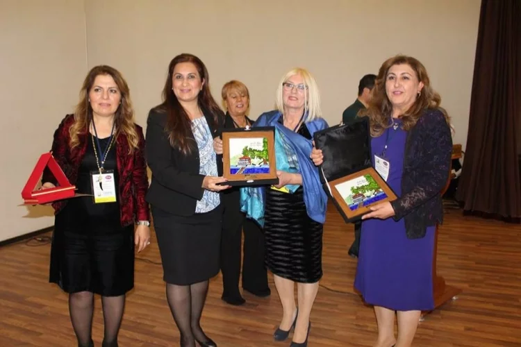 Kadın Konseyine "Örnek STK" Ödülü
