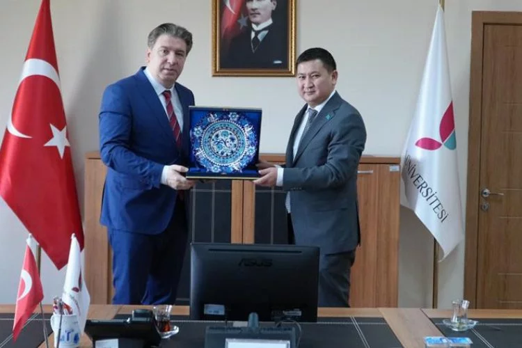 Kazakistan Başkonsolosu Yalova Üniversitesi'ni Ziyaret Etti