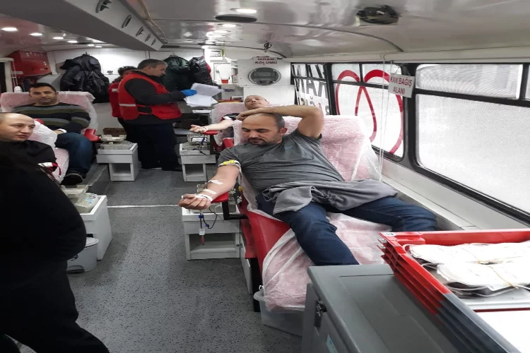 Polisler Kan Bağışına Koştu