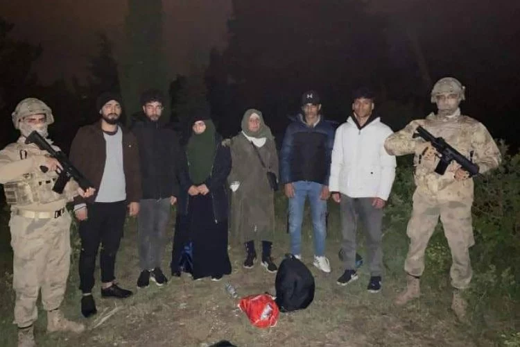 Yalova Jandarması Düzensiz Göçmenleri Yakaladı