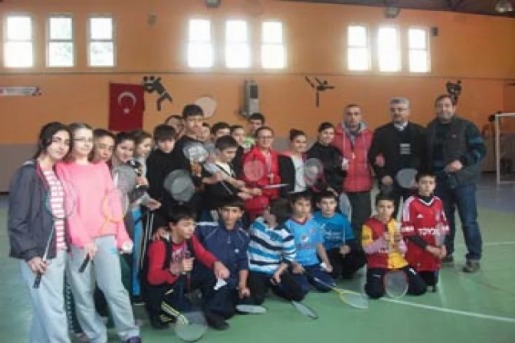 Yalova’da “Her Öğrenci Badminton Oynamalı” Sloganıyla Yola Çıkıldı