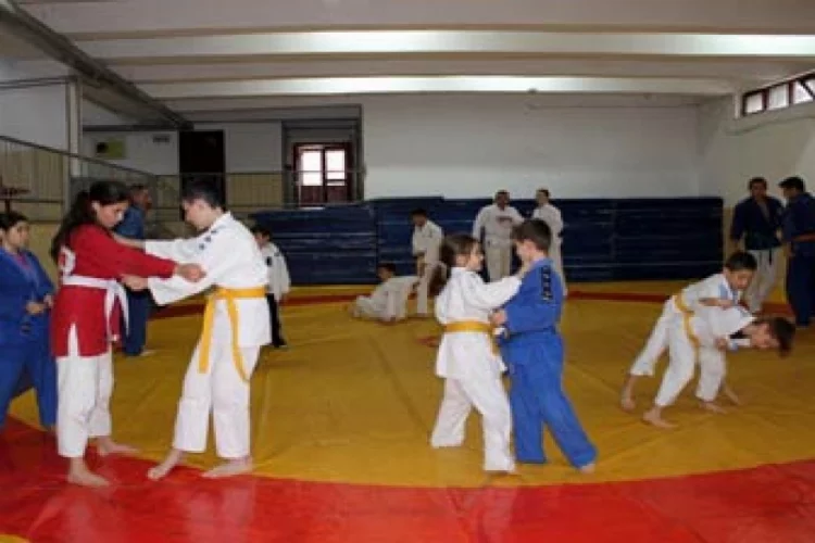 Yalovalı Judocular İşi Sıkı Tutuyor