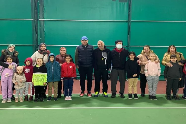 Yalova Tenis Kulübü, “Yaz Tenis Okulu”Nu Açıyor